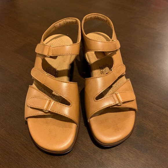 BRAND NEW SAS SANDALS - Picture 3 of 3